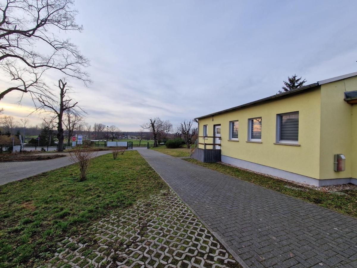 Gaestewohnung Heinrich Heine Schule Bad Dürrenberg Extérieur photo